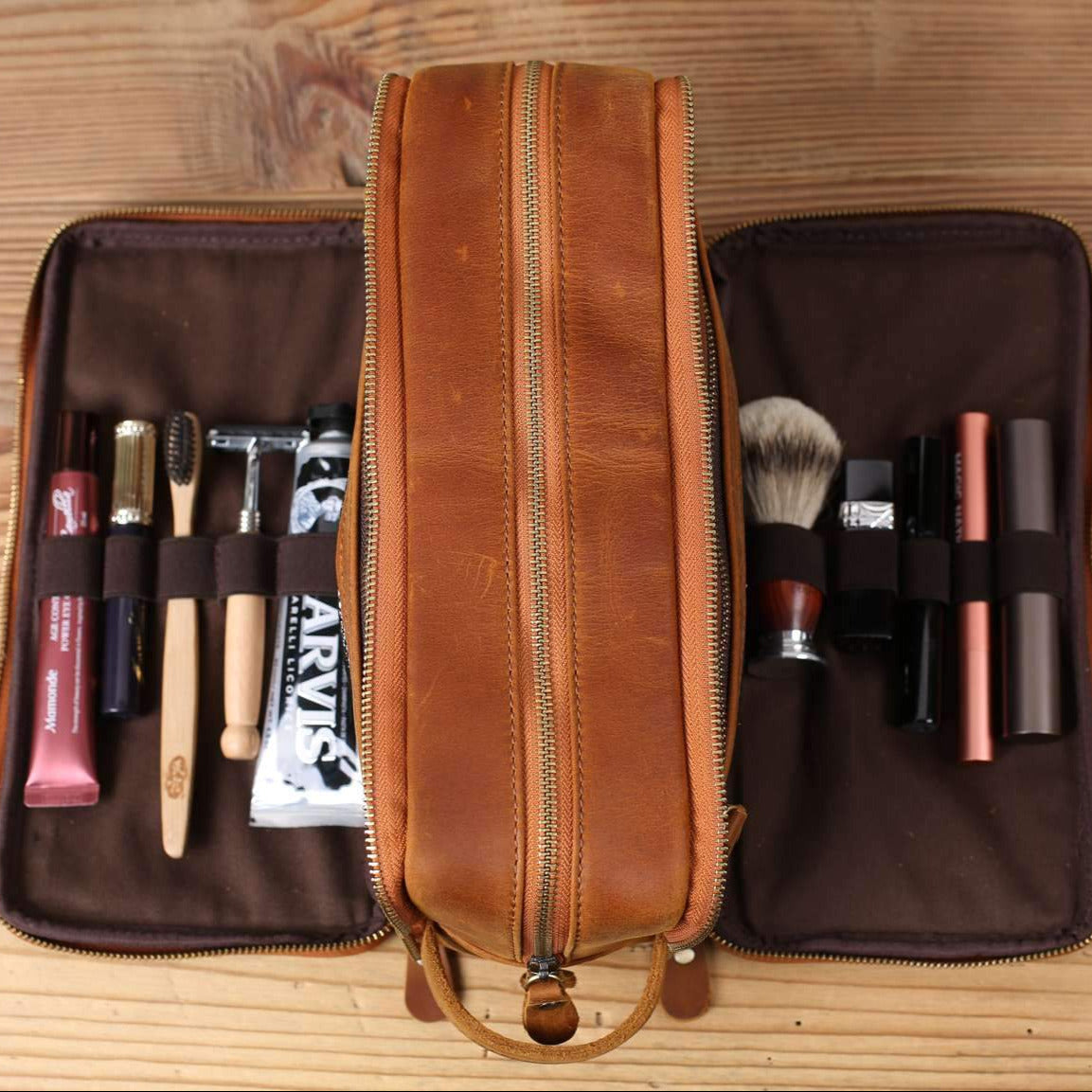 Groomsmen Gift Personalized Leather Toiletry Bag Waterproof Leather Dopp Kit Men's Shaving Kit, Christmas Gift